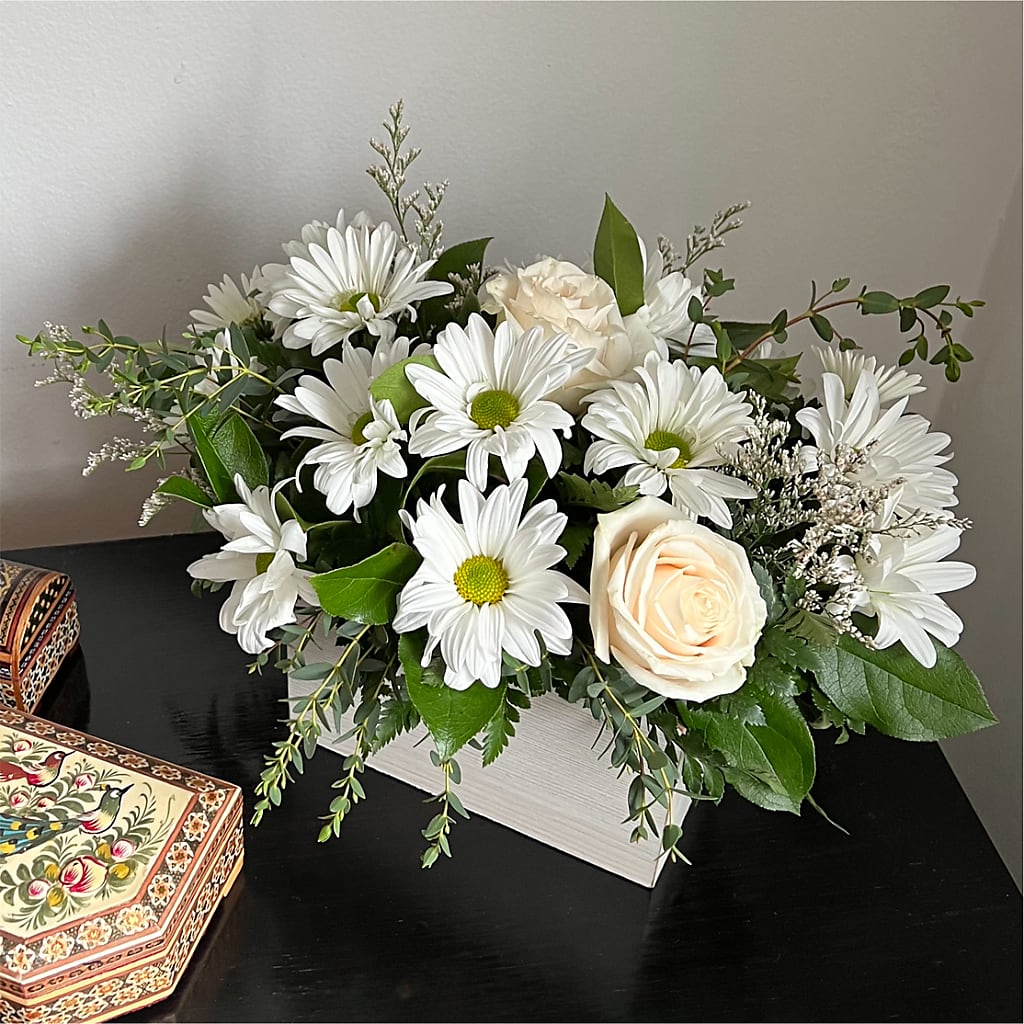 Fresh Linen Box Bouquet – HARRY'S FLOWERS, Victoria BC