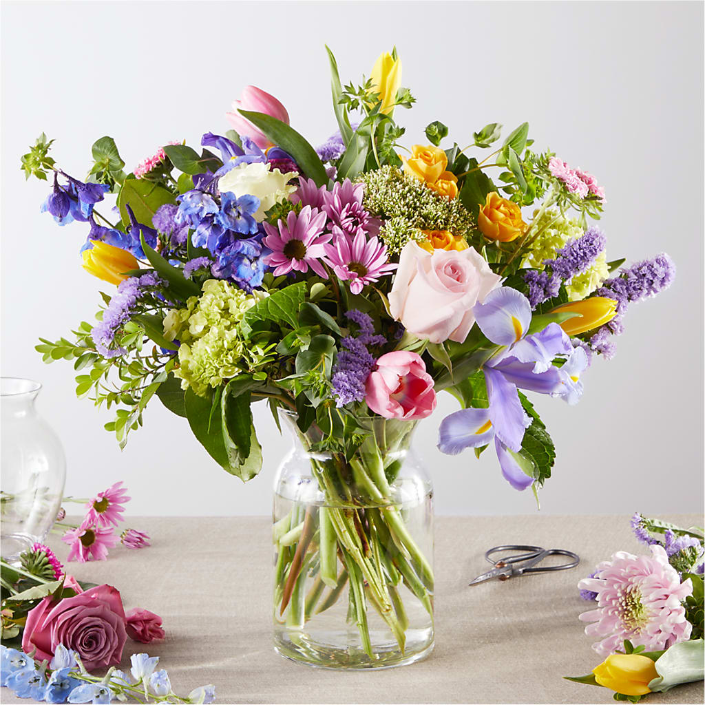 Pastel Tradition - A Florist Original – HARRY'S FLOWERS, Victoria BC