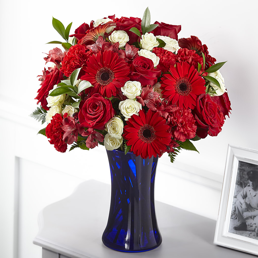Hearts Embrace Bouquet – HARRY'S FLOWERS, Victoria BC
