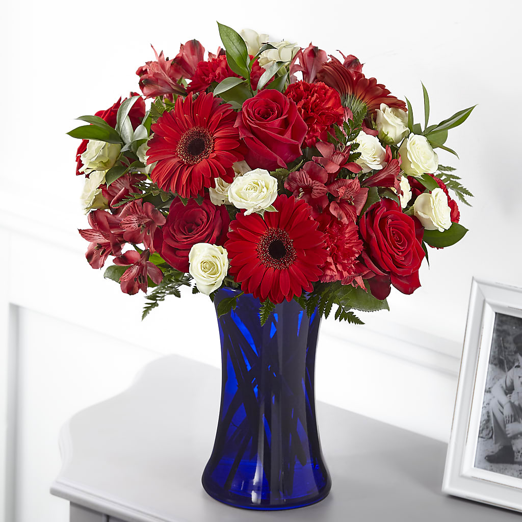 Hearts Embrace Bouquet – HARRY'S FLOWERS, Victoria BC
