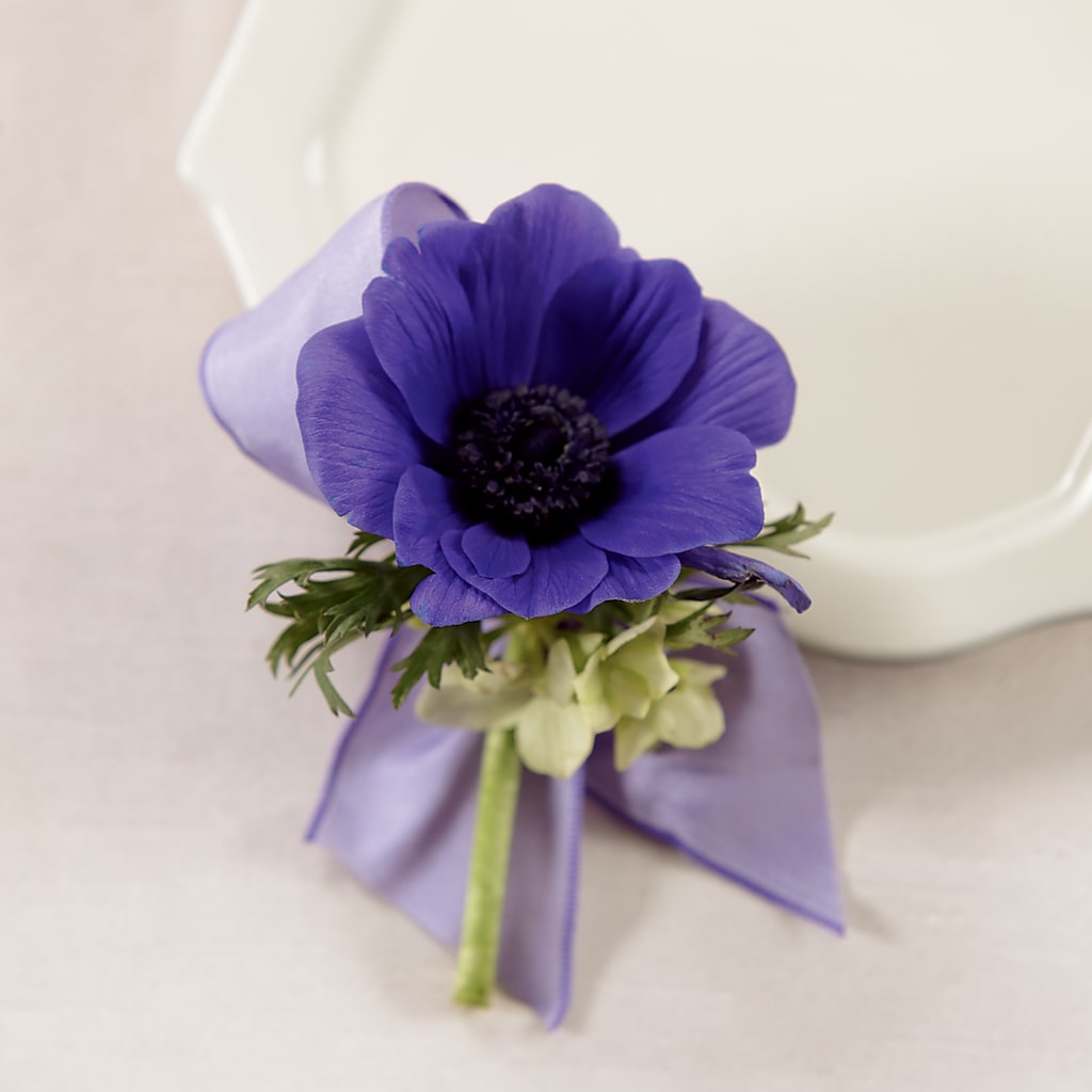Purple Passion Boutonniere – HARRY'S FLOWERS, Victoria BC