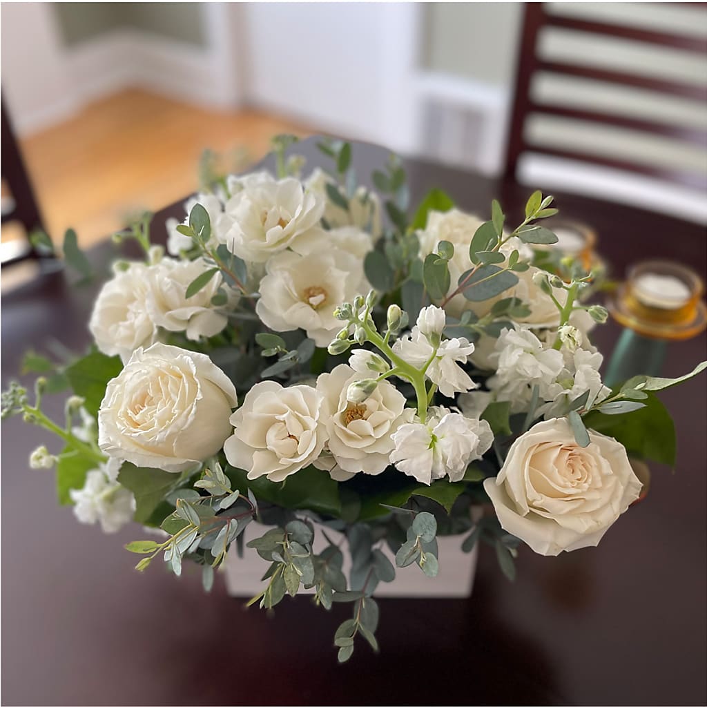 Fresh Linen Box Bouquet – HARRY'S FLOWERS, Victoria BC