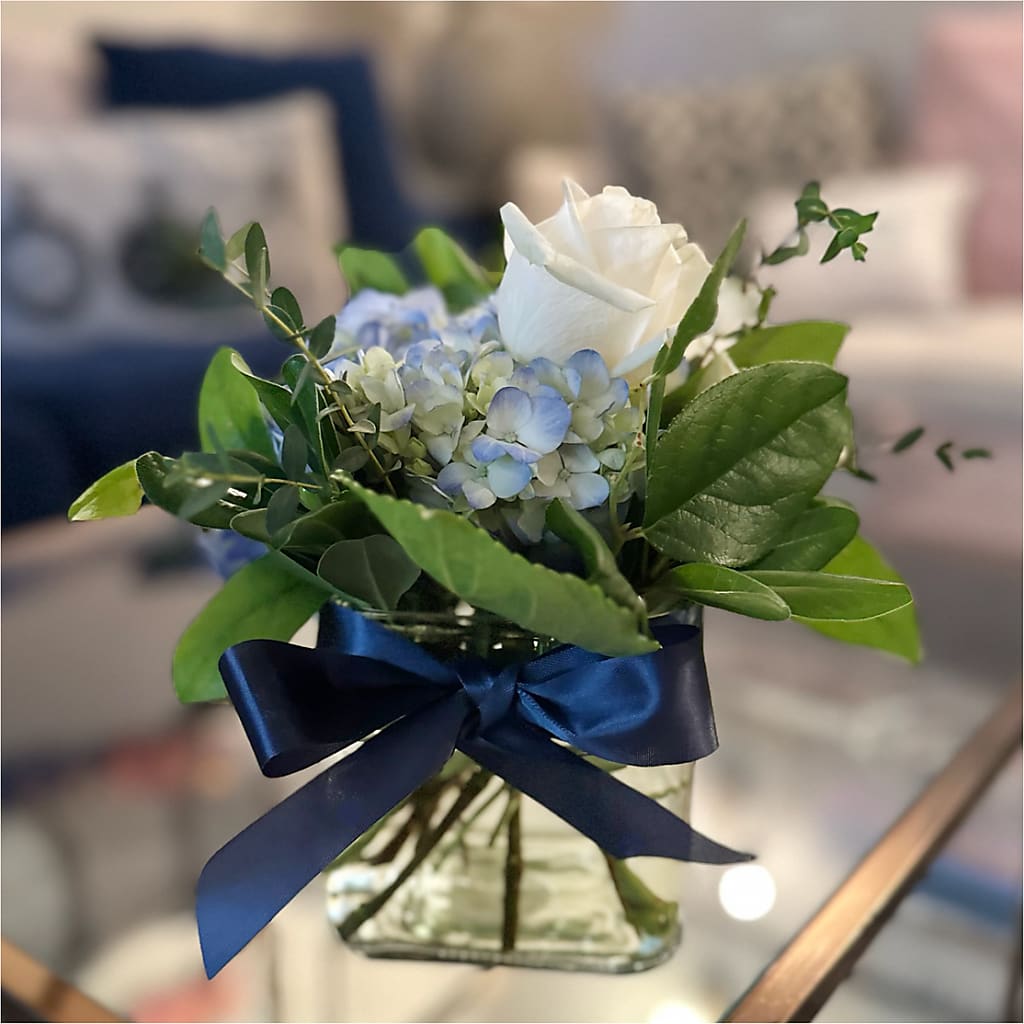 Sky Blue Delight Bouquet – HARRY'S FLOWERS, Victoria BC