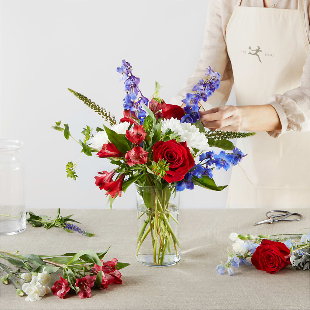 Star Spangled - A Florist Original – HARRY'S FLOWERS, Victoria BC