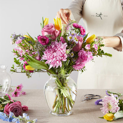 Pastel Tradition - A Florist Original – HARRY'S FLOWERS, Victoria BC