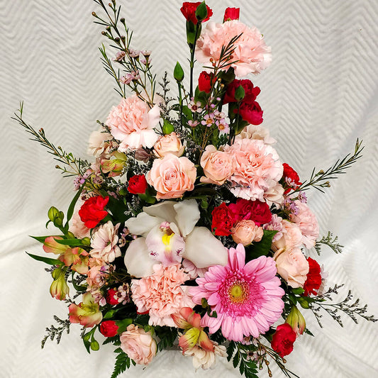 Arrangement de jolies fleurs roses