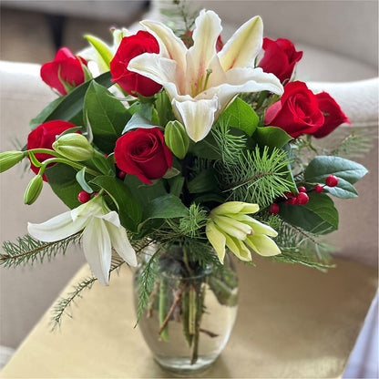 Sparkling Snowflakes Bouquet – HARRY'S FLOWERS, Victoria BC