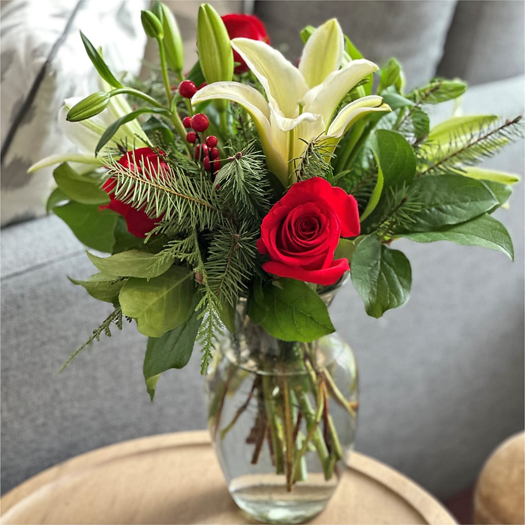 Sparkling Snowflakes Bouquet – HARRY'S FLOWERS, Victoria BC