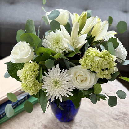 Snowy Dreams Bouquet – HARRY'S FLOWERS, Victoria BC