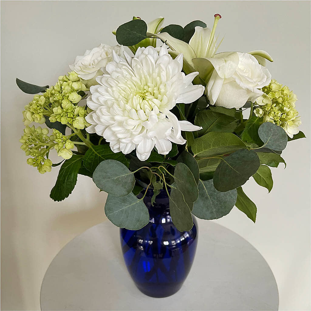 Snowy Dreams Bouquet – HARRY'S FLOWERS, Victoria BC