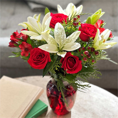 Evergreen Delight Bouquet – HARRY'S FLOWERS, Victoria BC