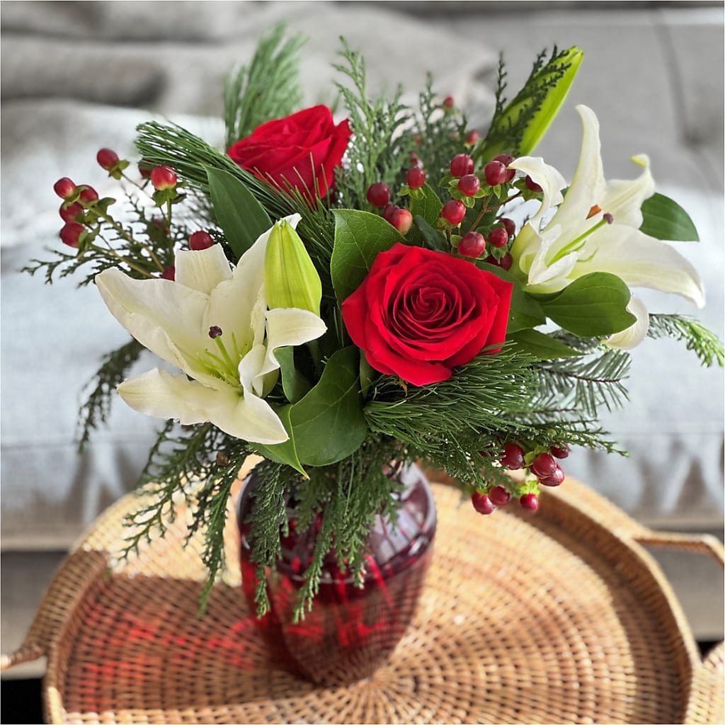 Evergreen Delight Bouquet – HARRY'S FLOWERS, Victoria BC