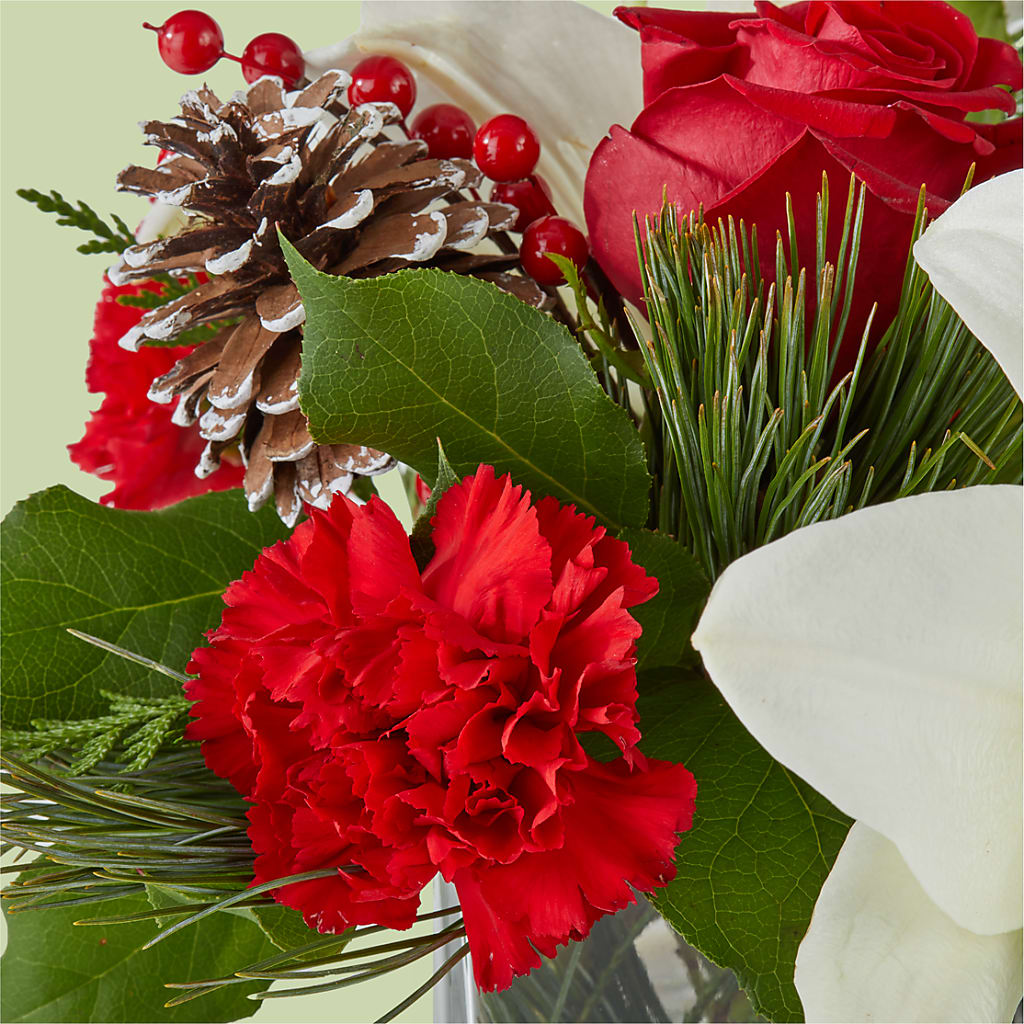 Glistening Icicles Bouquet – HARRY'S FLOWERS, Victoria BC