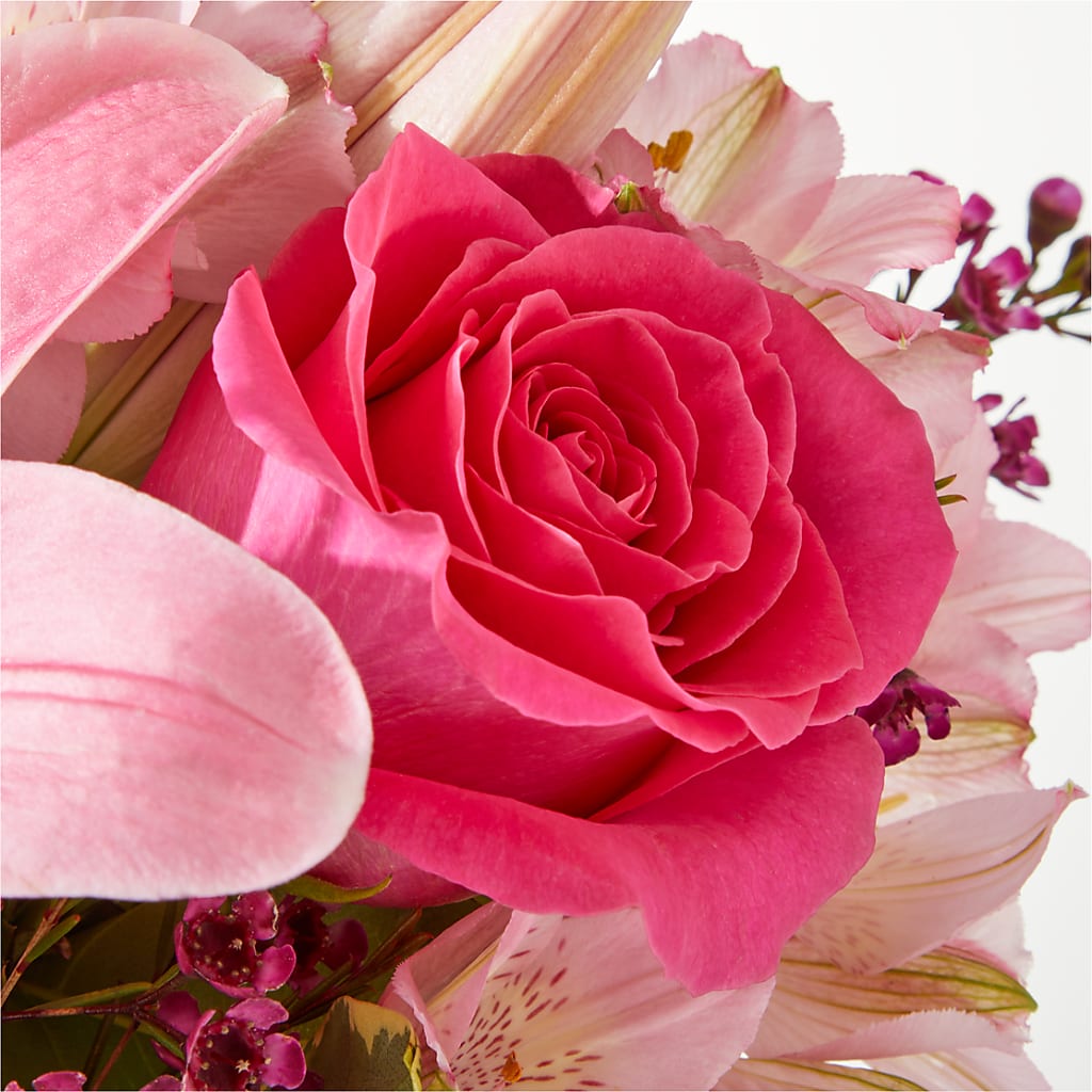 Lucky in Love Bouquet – HARRY'S FLOWERS, Victoria BC