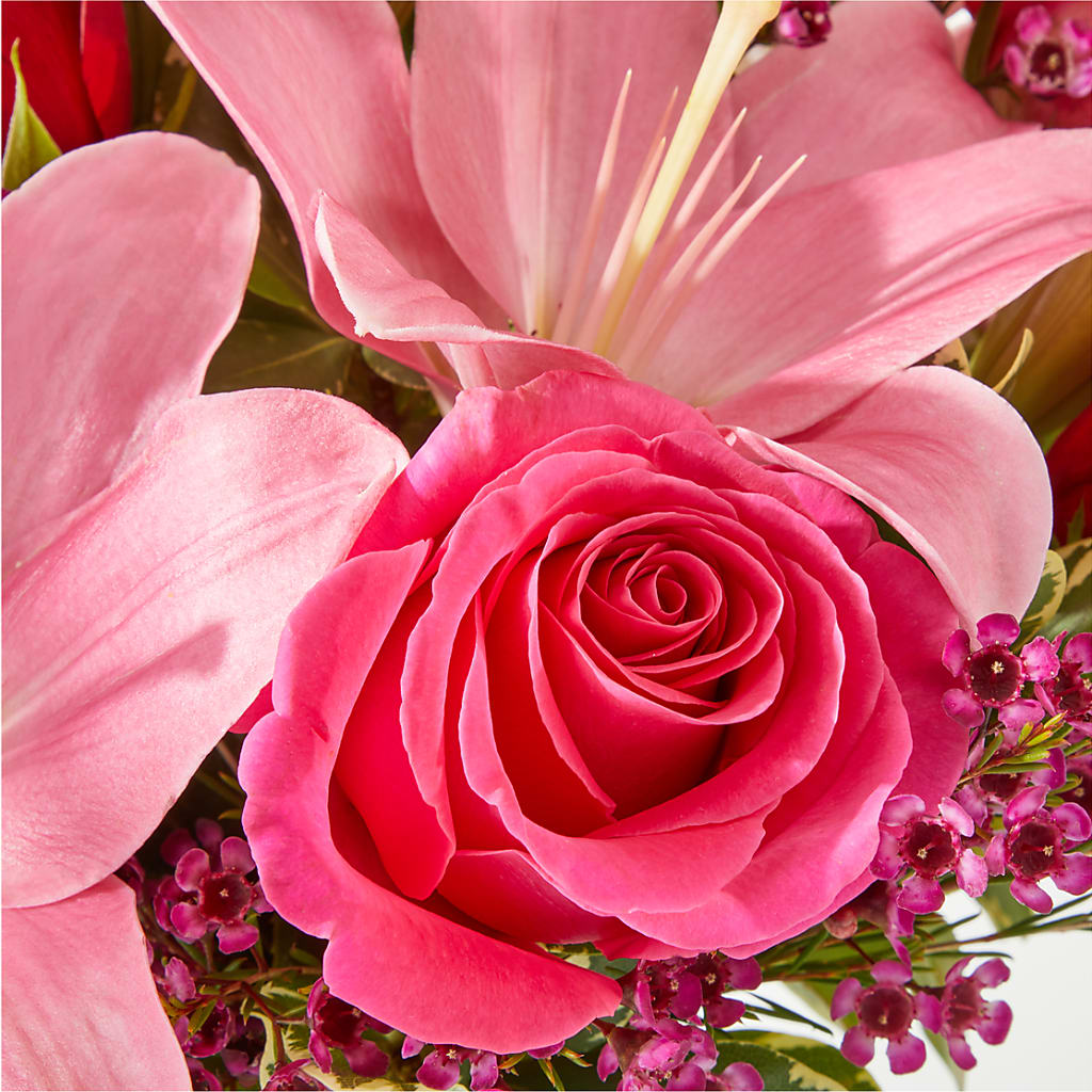 Lucky in Love Bouquet – HARRY'S FLOWERS, Victoria BC