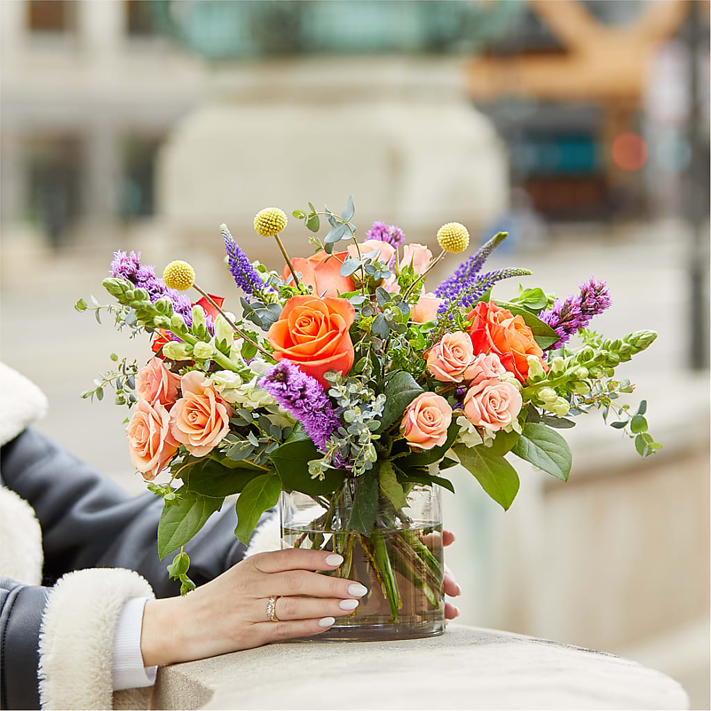 The Standout Bouquet – HARRY'S FLOWERS, Victoria BC