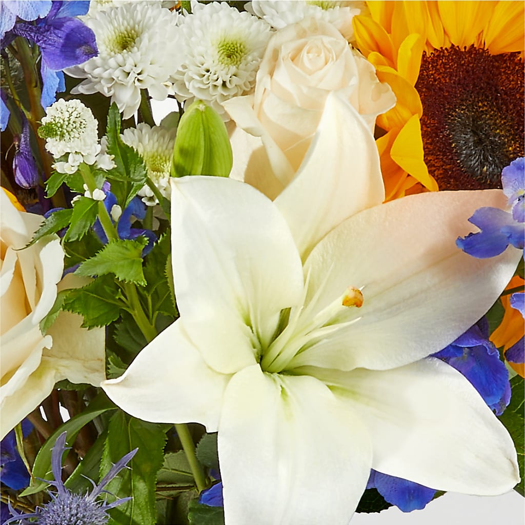 Wonderfully Sunny Bouquet – HARRY'S FLOWERS, Victoria BC