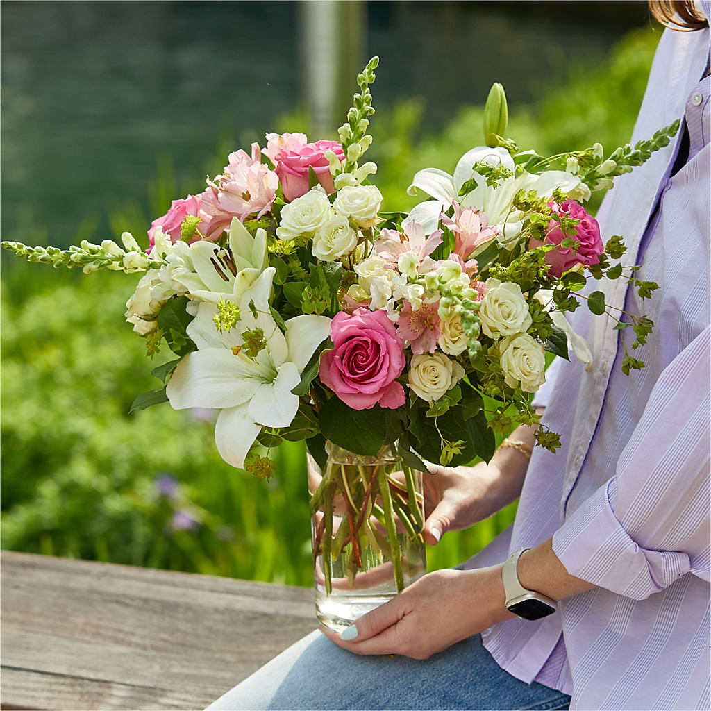 Fondly Bouquet – HARRY'S FLOWERS, Victoria BC